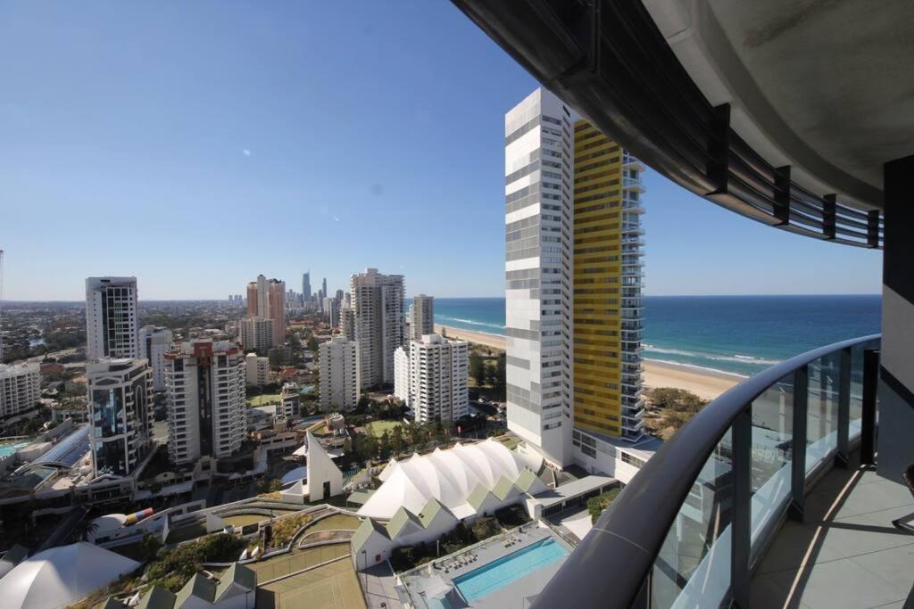 海景或在公寓看到的海景
