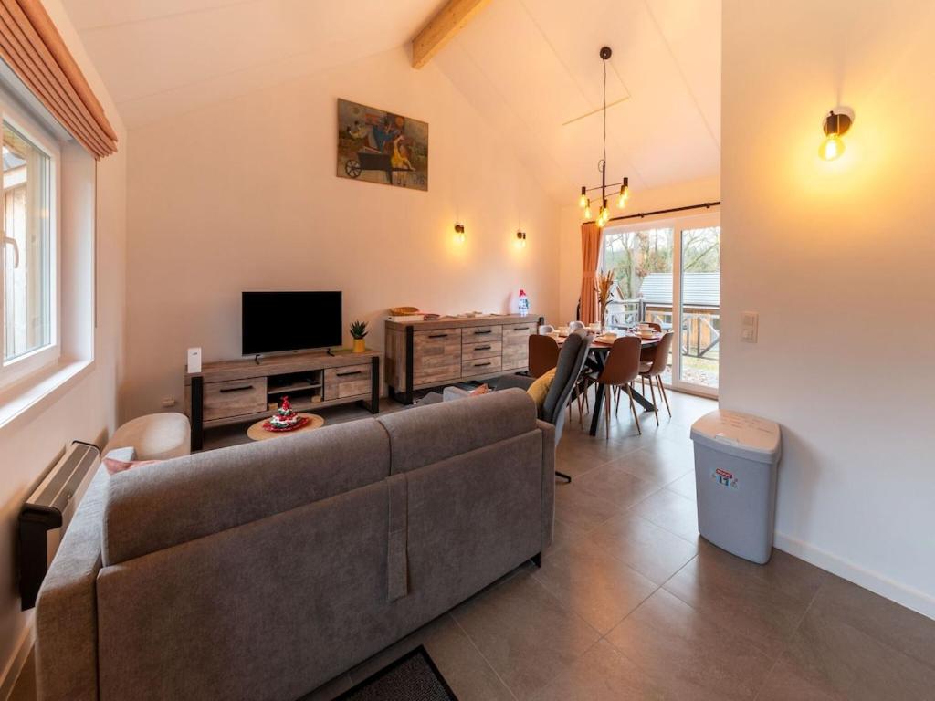 Cosy chalet not far from Durbuy and in the middle of nature, Somme-Leuze –  Tarifs 2024