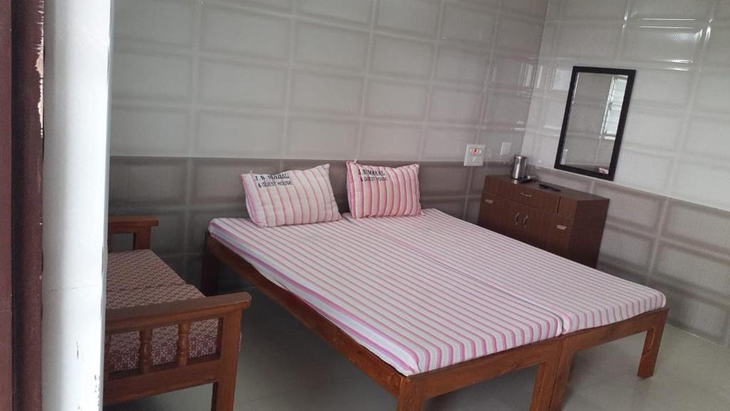 J.B guest house - Housity