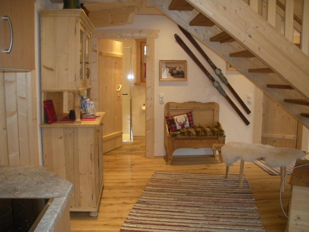 Kuchyň nebo kuchyňský kout v ubytování Ferienwohnung Chalet Edelweiss Montafon