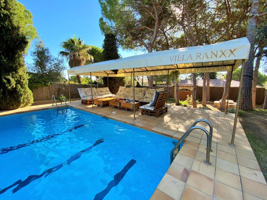 Villa Sitges El Ranch Amaizing Outdoor Areas Beaches at 10 ...