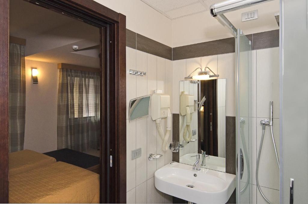 Koupelna v ubytování Hotel Eden