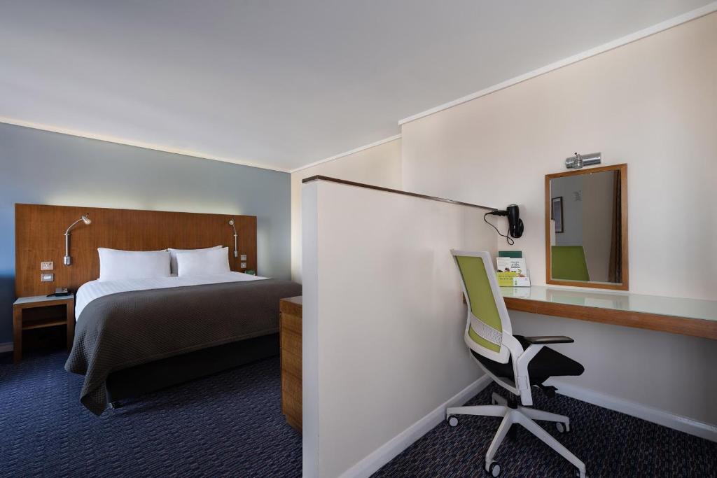 Holiday Inn London Camden Lock, an IHG Hotel - Premium King Room With View