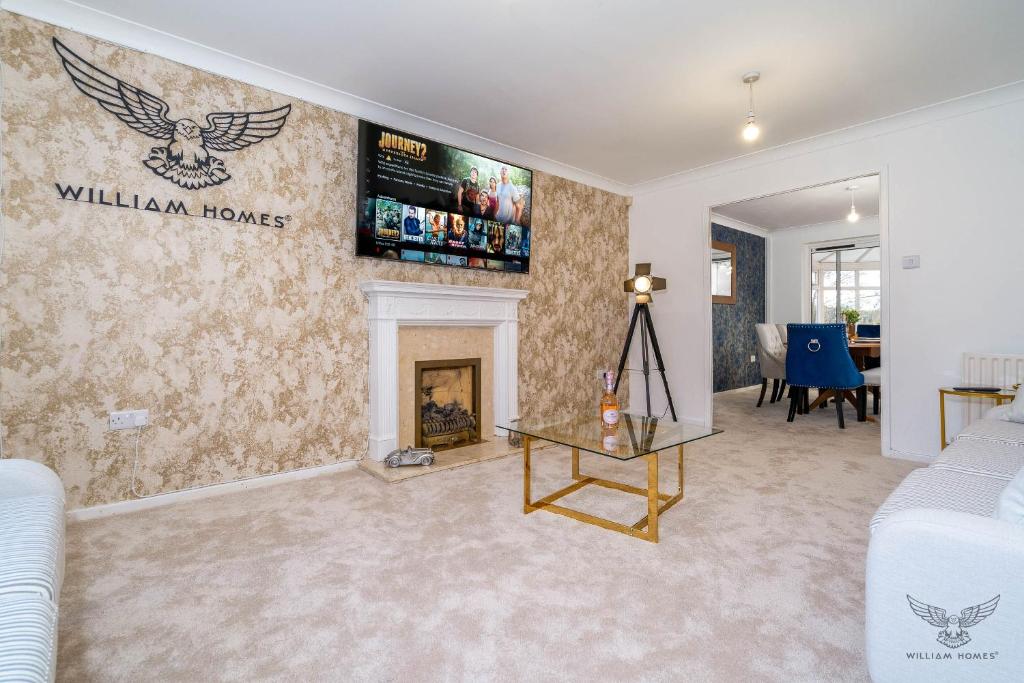 Holiday home WILLIAM HOMES COOMBE ABBEY, Free Parking, King BED