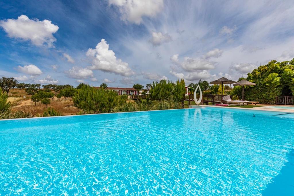 Bazén v ubytování Monte Xisto Country Charm Hotel nebo v jeho okolí