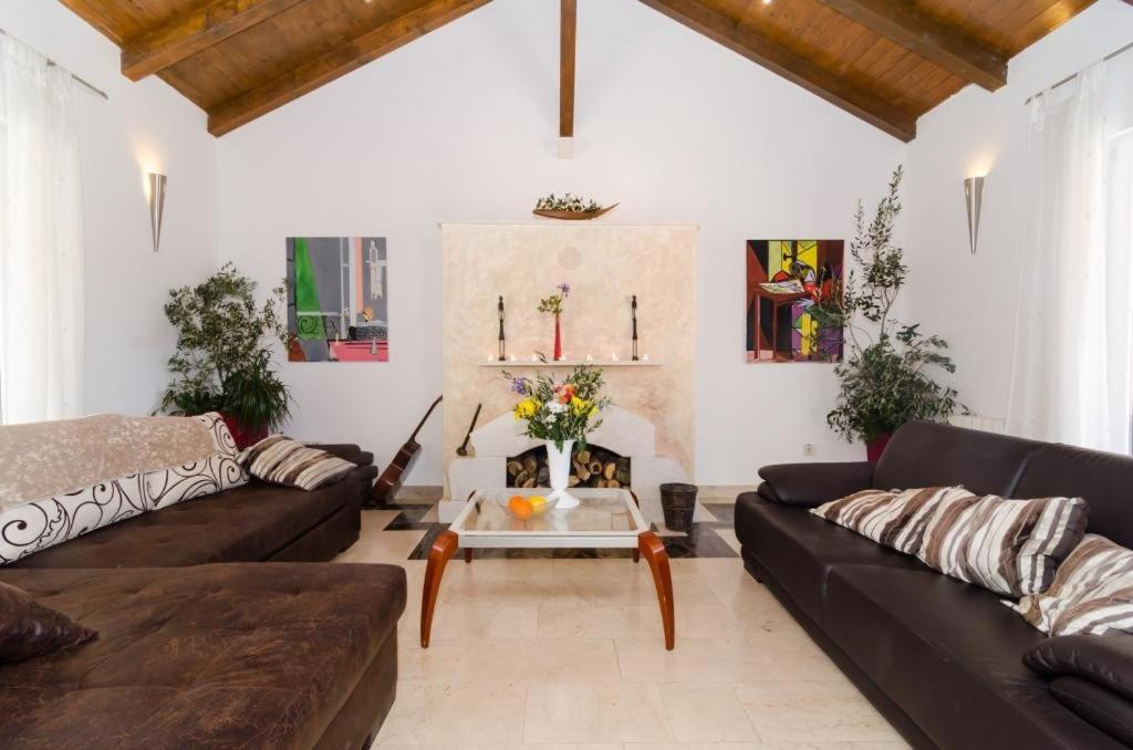 Posedenie v ubytovaní Villa Avoca