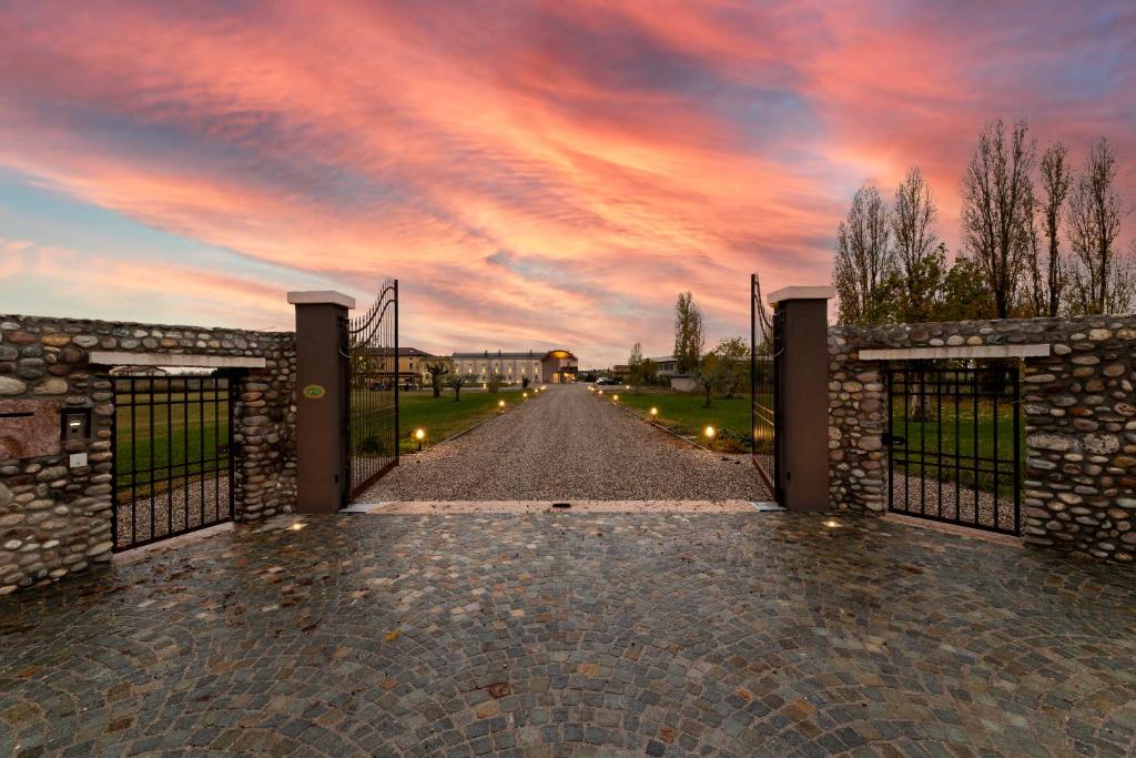 Fotografie z fotogalerie ubytování Hotel La Caporala v destinaci Castel d'Azzano