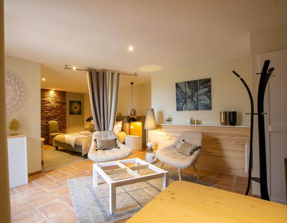 Le Clos de la Tour - Superior King Room