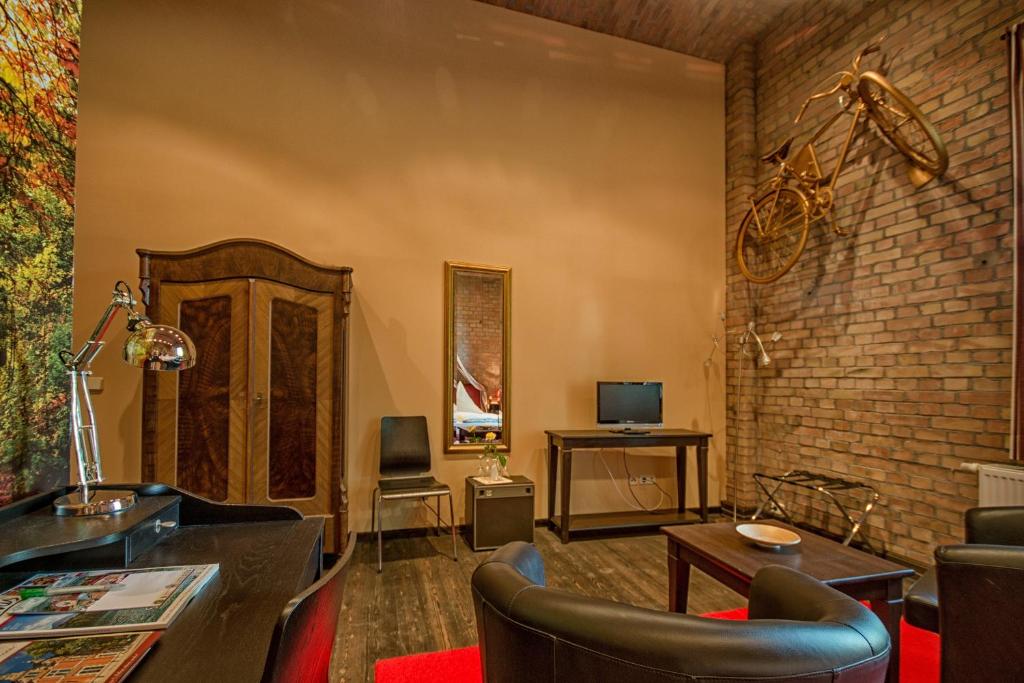 TV a/nebo společenská místnost v ubytování Hotel zur Henne