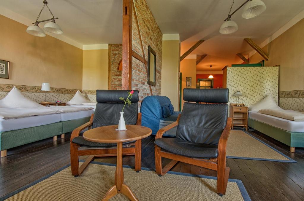 Postel nebo postele na pokoji v ubytování Hotel zur Henne