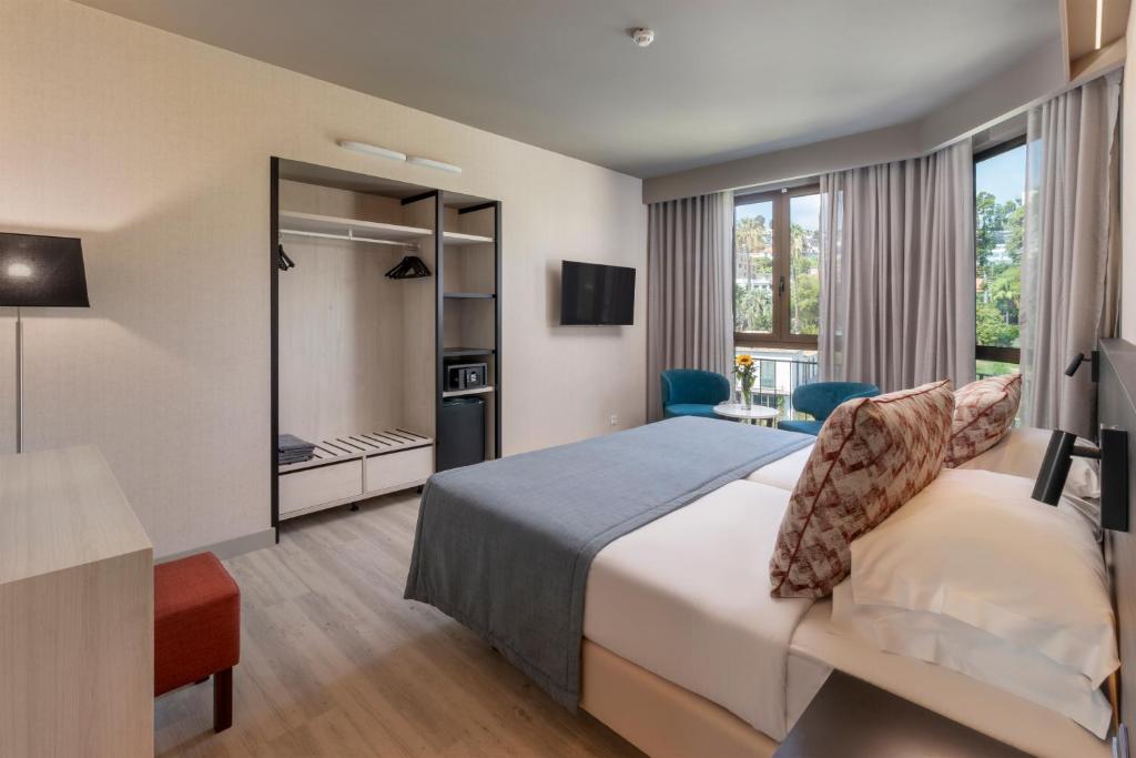 
Double or Twin Room with Garden View
