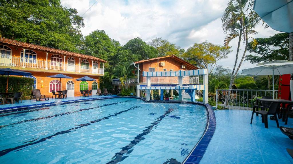 Bazén v ubytování Portón de Occidente by Bernalo Hotels nebo v jeho okolí