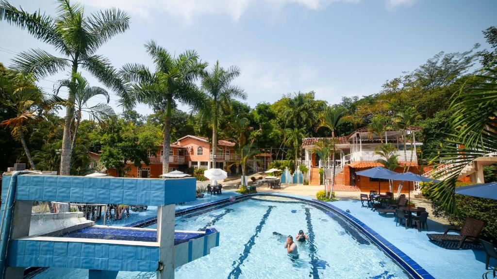 Bazén v ubytování Portón de Occidente by Bernalo Hotels nebo v jeho okolí