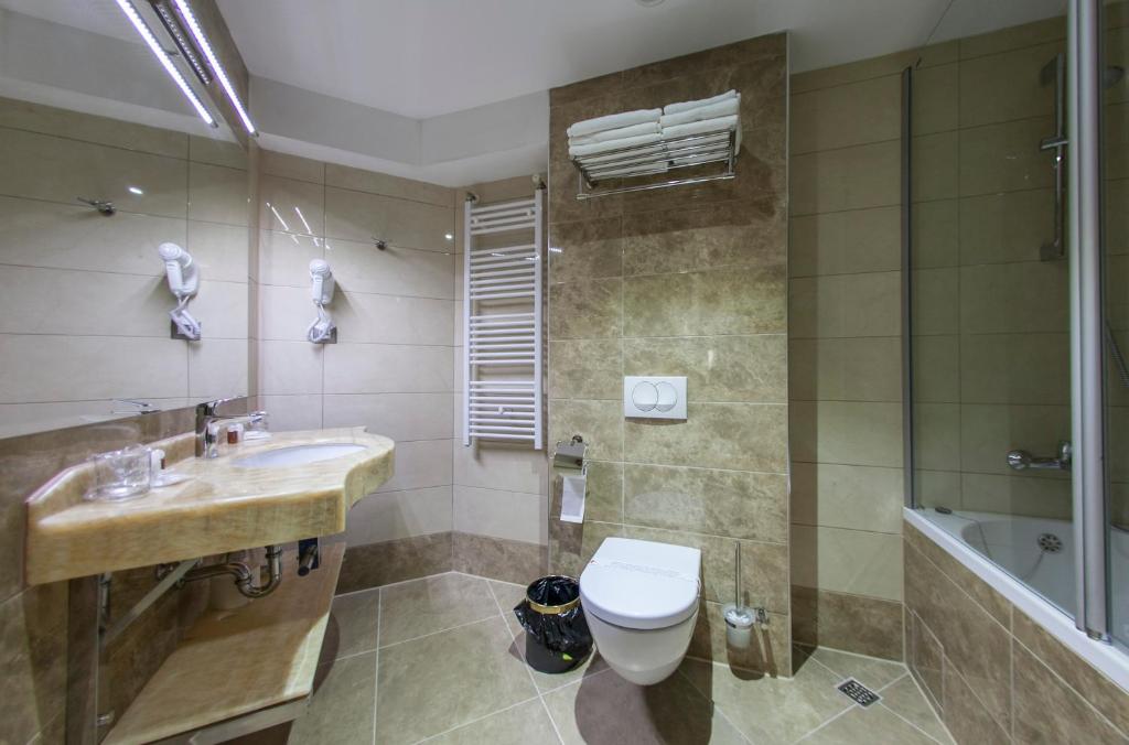 Kupatilo u objektu Grand Hotel Neum Wellness & Spa