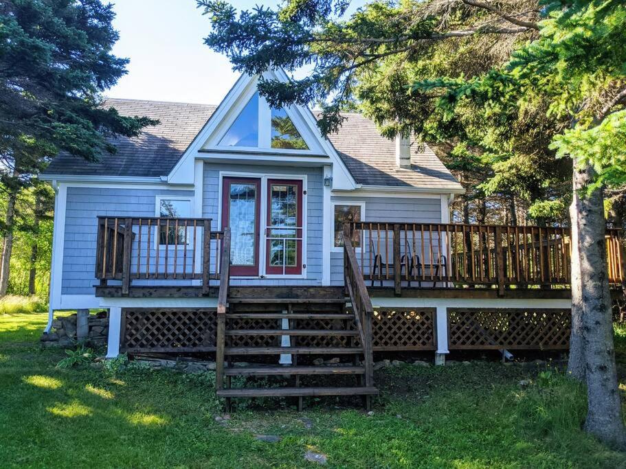 Oceanfront Cliffside Cottage - Cabot Coast