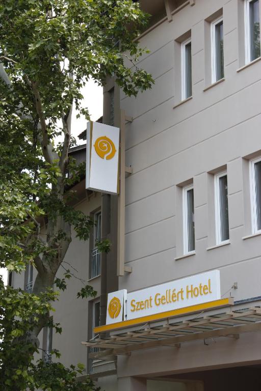 Certifikát, hodnocení, plakát nebo jiný dokument vystavený v ubytování Szent Gellért Hotel