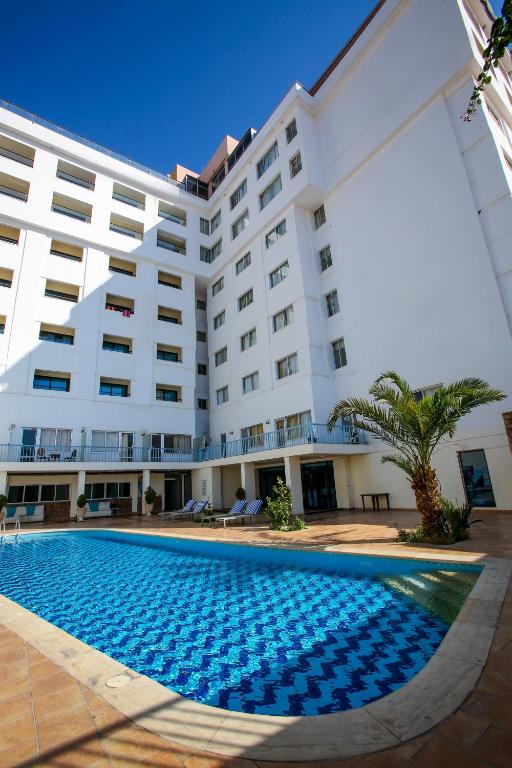Bazén v ubytování Mina Hotel nebo v jeho okolí