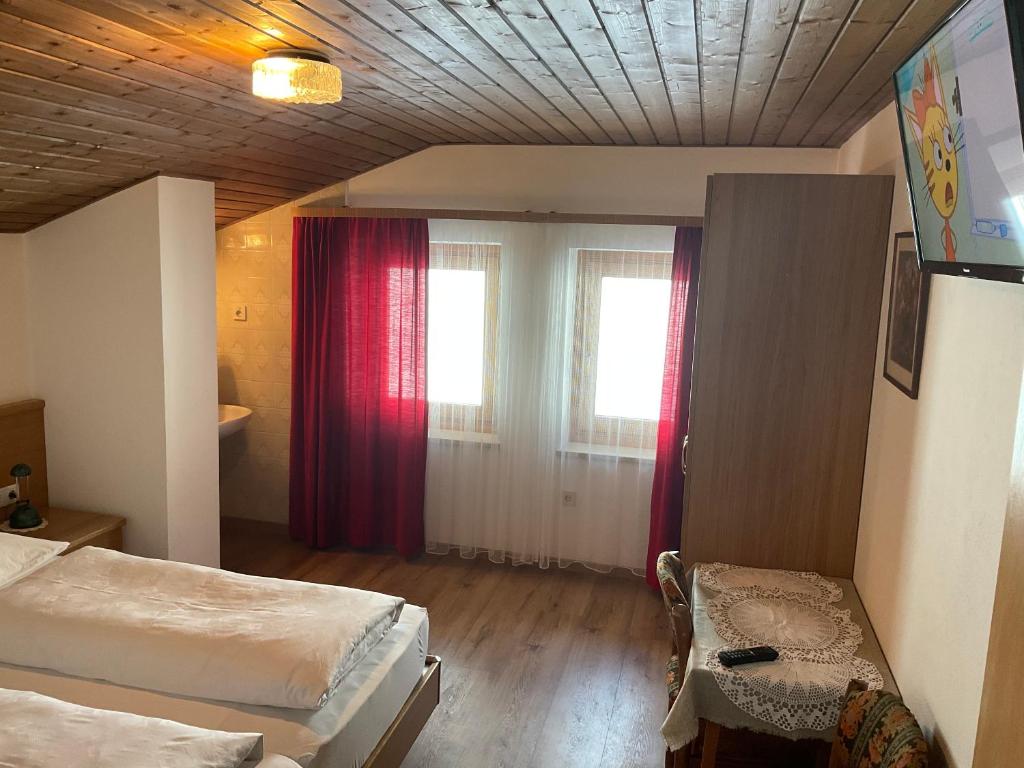 Postel nebo postele na pokoji v ubytování Alpenblick Bed & Breakfast