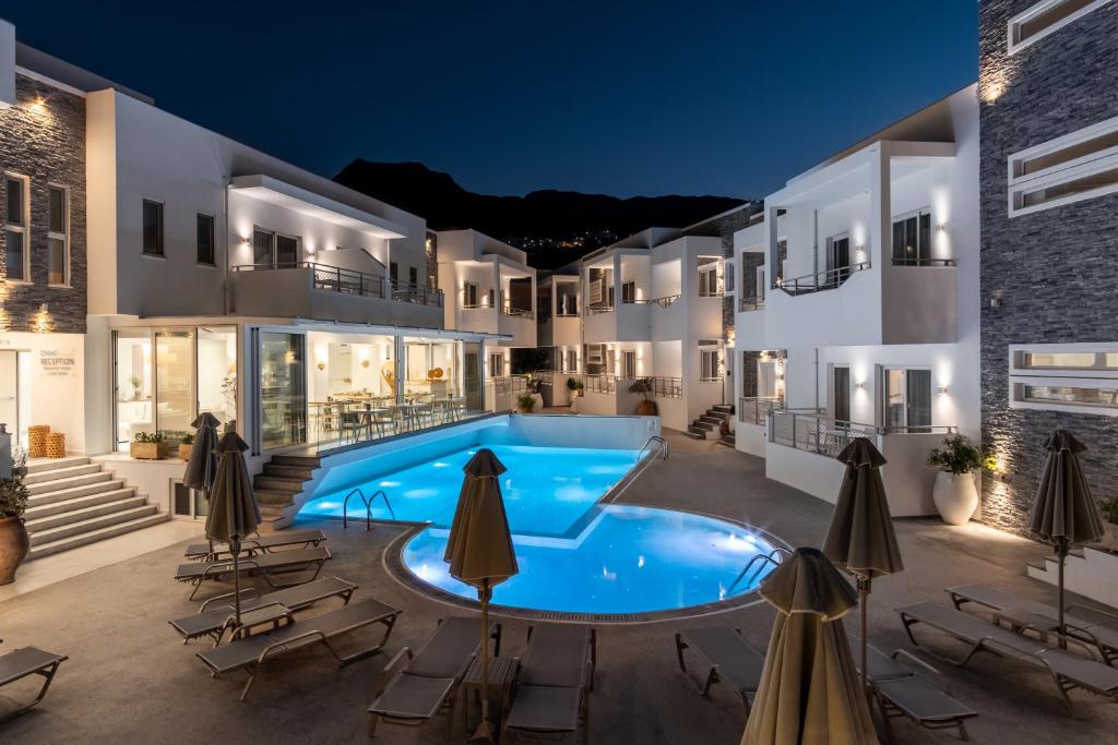 Bazén v ubytovaní Cyano Hotel alebo v jeho blízkosti