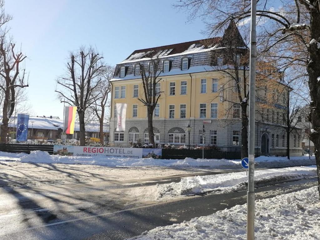 REGIOHOTEL Quedlinburger Hof Quedlinburg v zimě