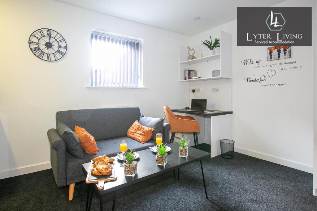 Foto de la galería de Leicester's Lyter living Serviced apartments Opposite Leicester Railway Station en Leicester