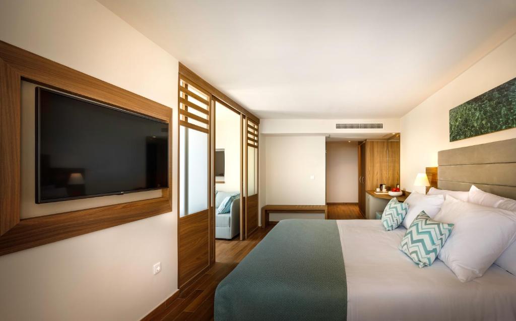 Postel nebo postele na pokoji v ubytování Valamar Bellevue Resort