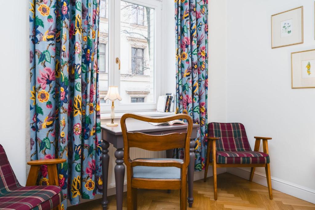 Posezení v ubytování Classy Old Town Suites - by Upstairs