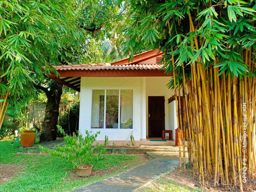 Mango House Japanese Guest House - 1