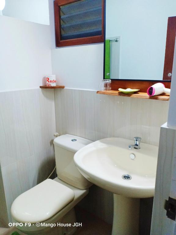 Mango House Japanese Guest House - 9