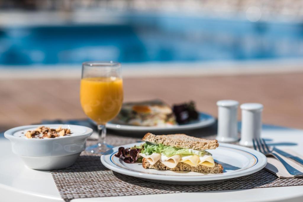 Booking.com: Hotel Iberostar Las Dalias All Inclusive , Adeje ...