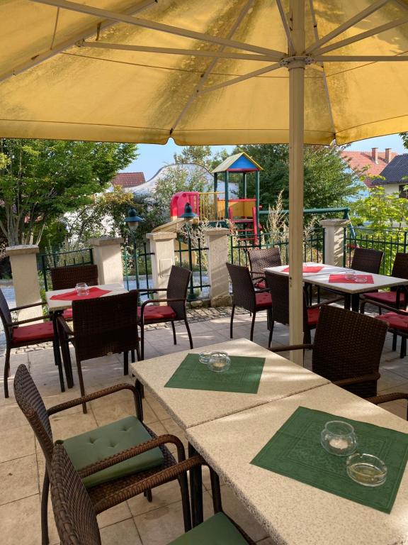 Restaurace v ubytování Landcafe Auszeit