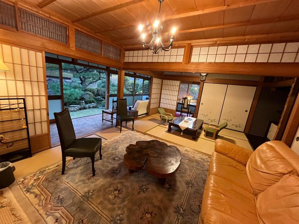 1st floor 6 tatami floor × 2 + wide edge - Housity