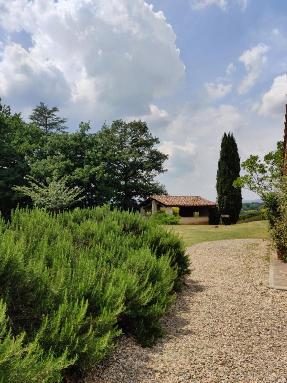Vonkajšia záhrada v ubytovaní Fattoria Agriturismo Nerbona
