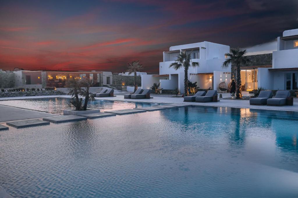 Basen w obiekcie Adama Mykonos Boutique Hotel lub w pobliżu