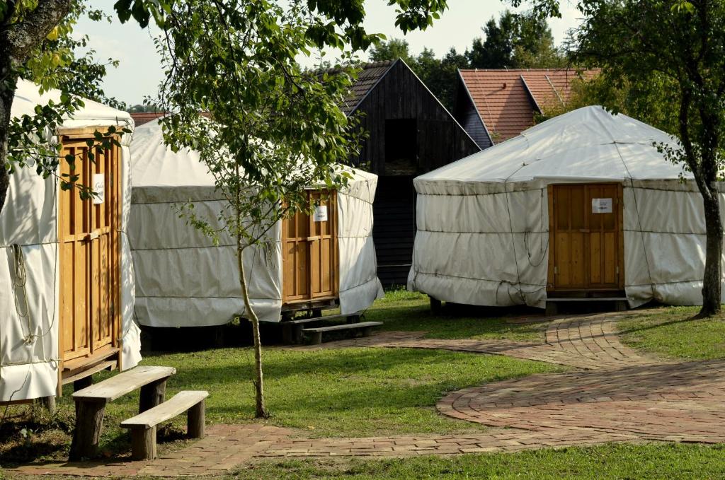 Vonkajšia záhrada v ubytovaní Őrálló Szer