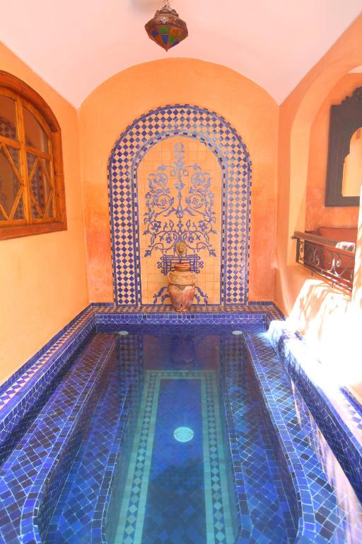 Bazén v ubytování Riad Arbre Bleu nebo v jeho okolí