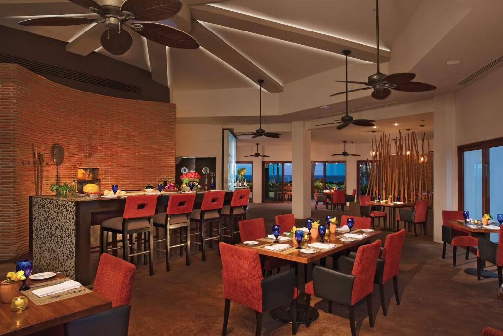 Restaurace v ubytování Altitude at Krystal Grand Cancun - All Inclusive