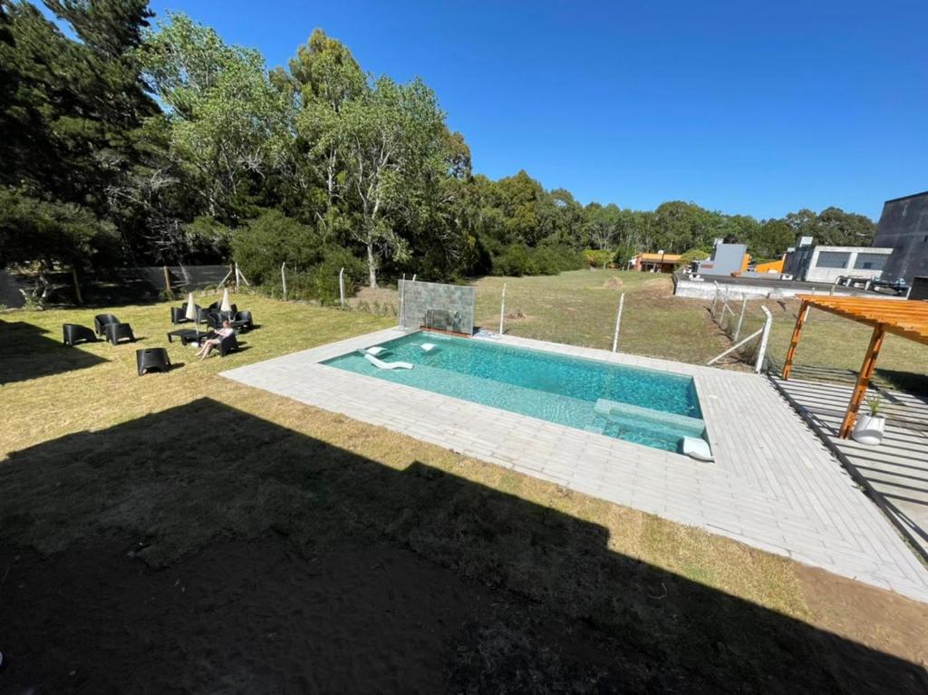 A piscina localizada em Complejo Fika ou nos arredores