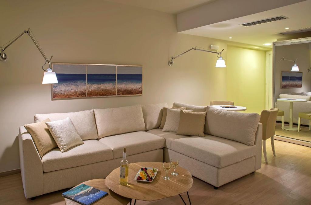 Swell Boutique Hotel - 19