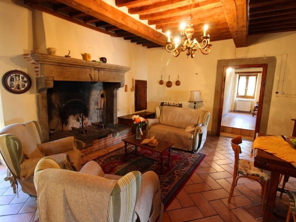 Posedenie v ubytovaní Valley View Tuscan Mansion