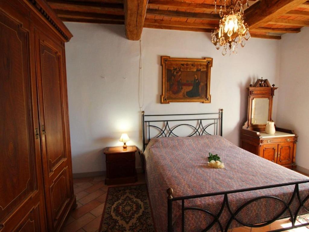Posteľ alebo postele v izbe v ubytovaní Valley View Tuscan Mansion