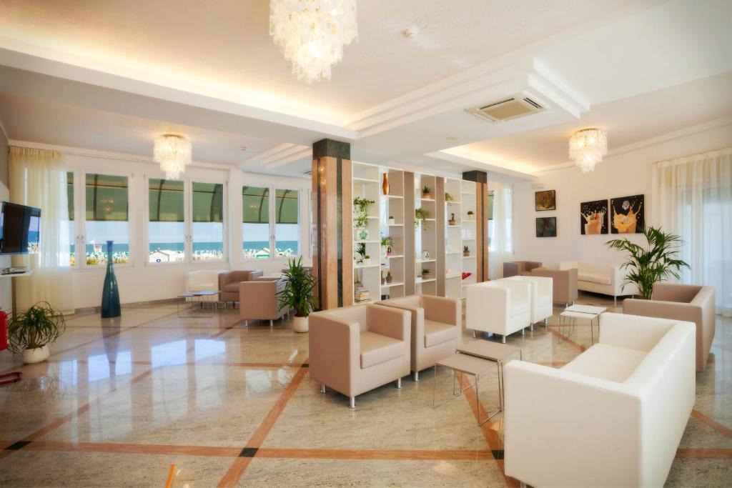 Posezení v ubytování Hotel Montecarlo 3 Stelle Superior