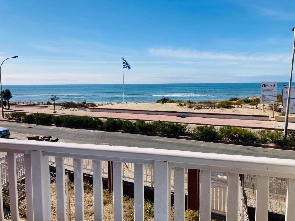 Gallery image of Grand appartement 1ch vue Océan in Soulac-sur-Mer