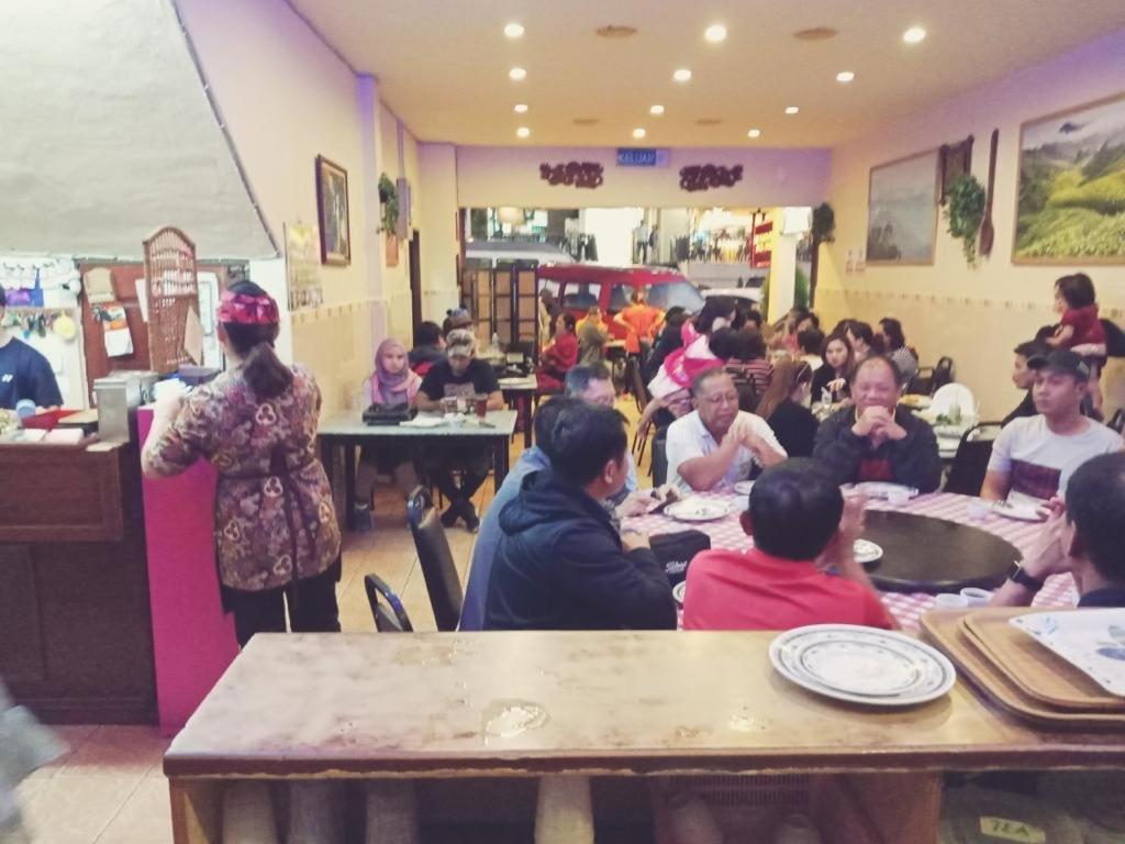 Hosté ubytování OU INN Cameron Highlands ,Ferm Nyonya Restaurant