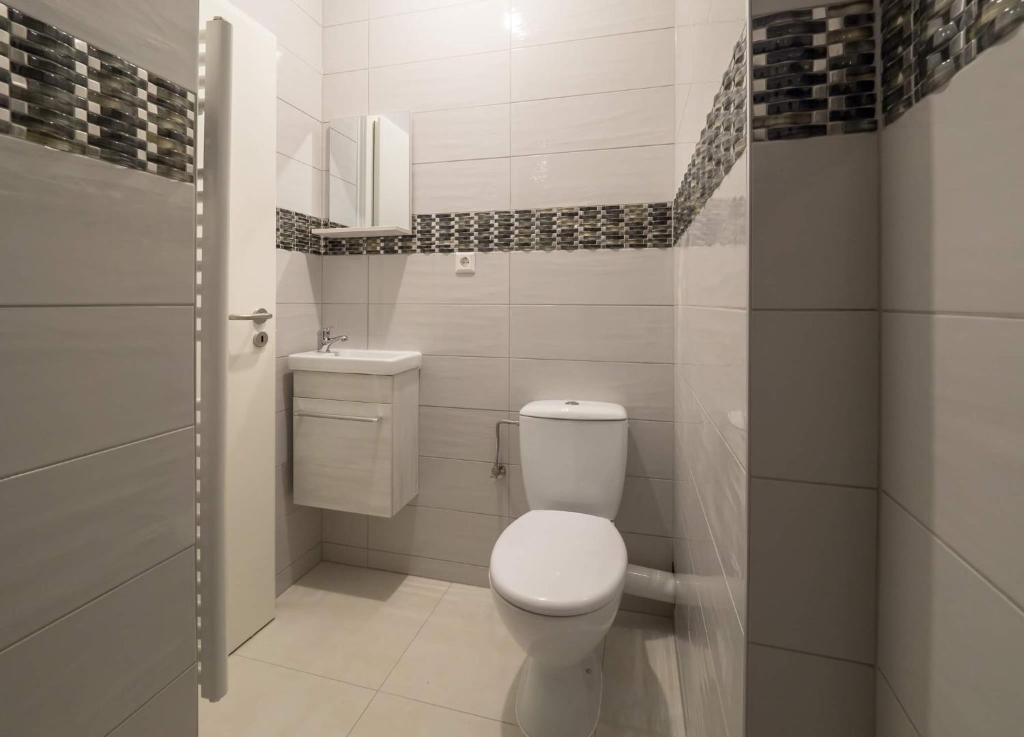 Koupelna v ubytování EXECUTIVE DOUBLE ROOM WITH EN-SUITE CITY CENTRE IN Guest House R1
