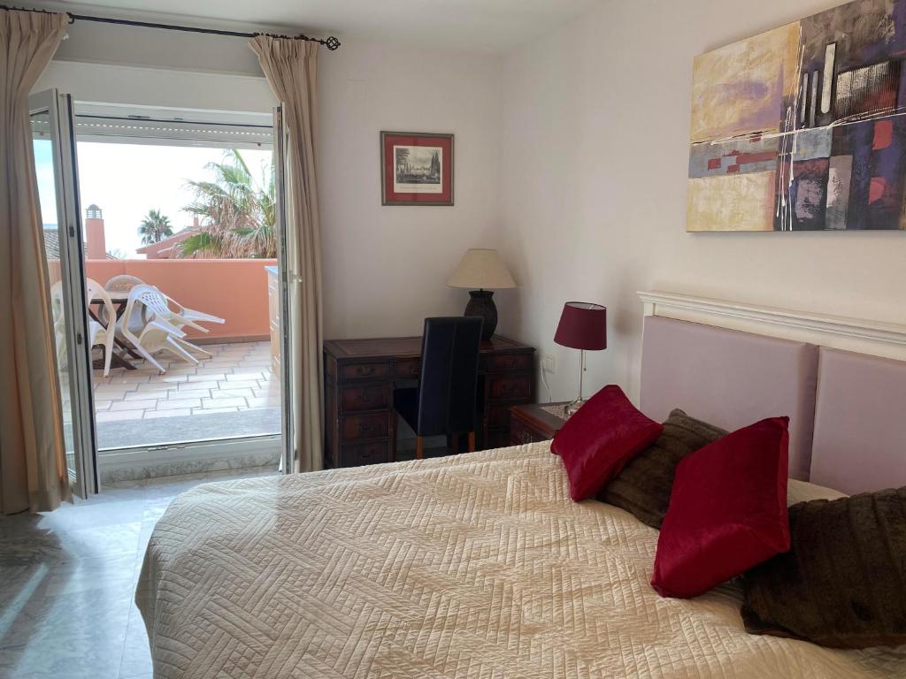 Posteľ alebo postele v izbe v ubytovaní Manilva Beach Casa de Pedro