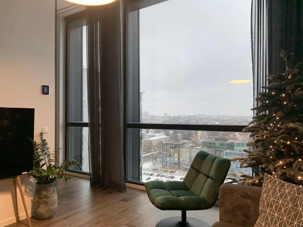 Orange Apartments Tower & Free Parking - Deluxe Apartment