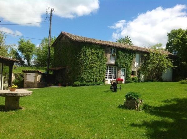 Zahrada ubytování L'Oustal Chambres et Tables d'Hôtes