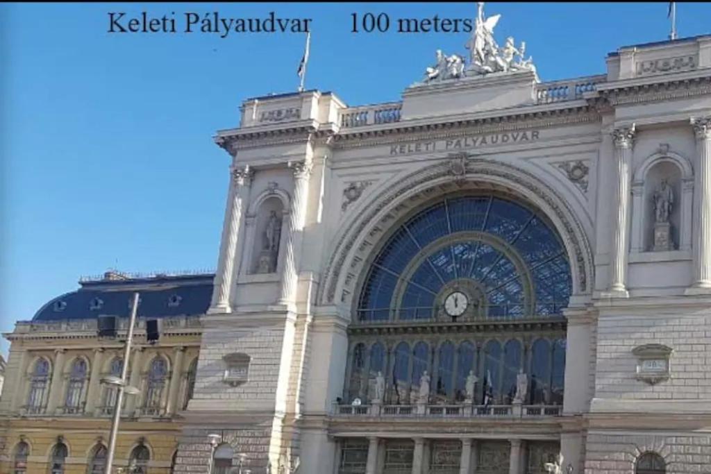 Fotografie z fotogalerie ubytování keleti apartment city center big flat bedroom private use v Budapešti