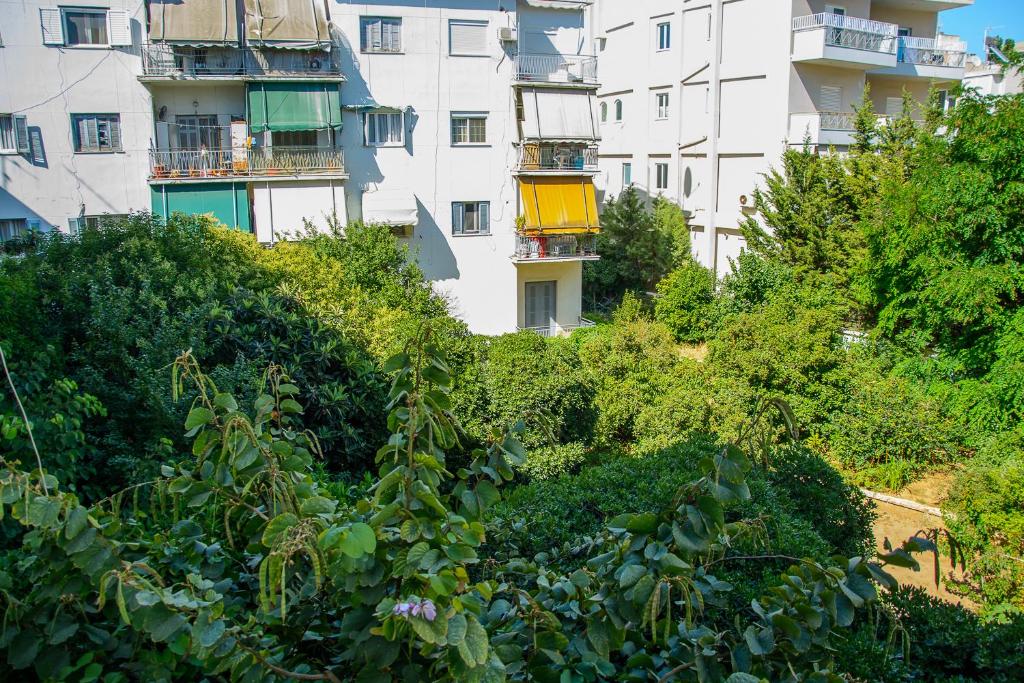Vonkajšia záhrada v ubytovaní Fully renovated and relaxing apartment